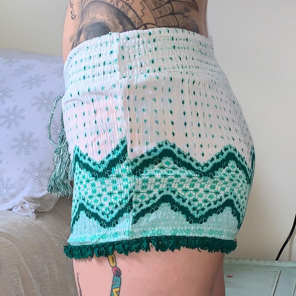 Summer Shorts - Picture 2 of 3